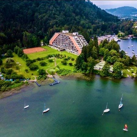 Apartment Am Ossiachersee Mit Eigenem Seezugang Landskron Bagian luar foto