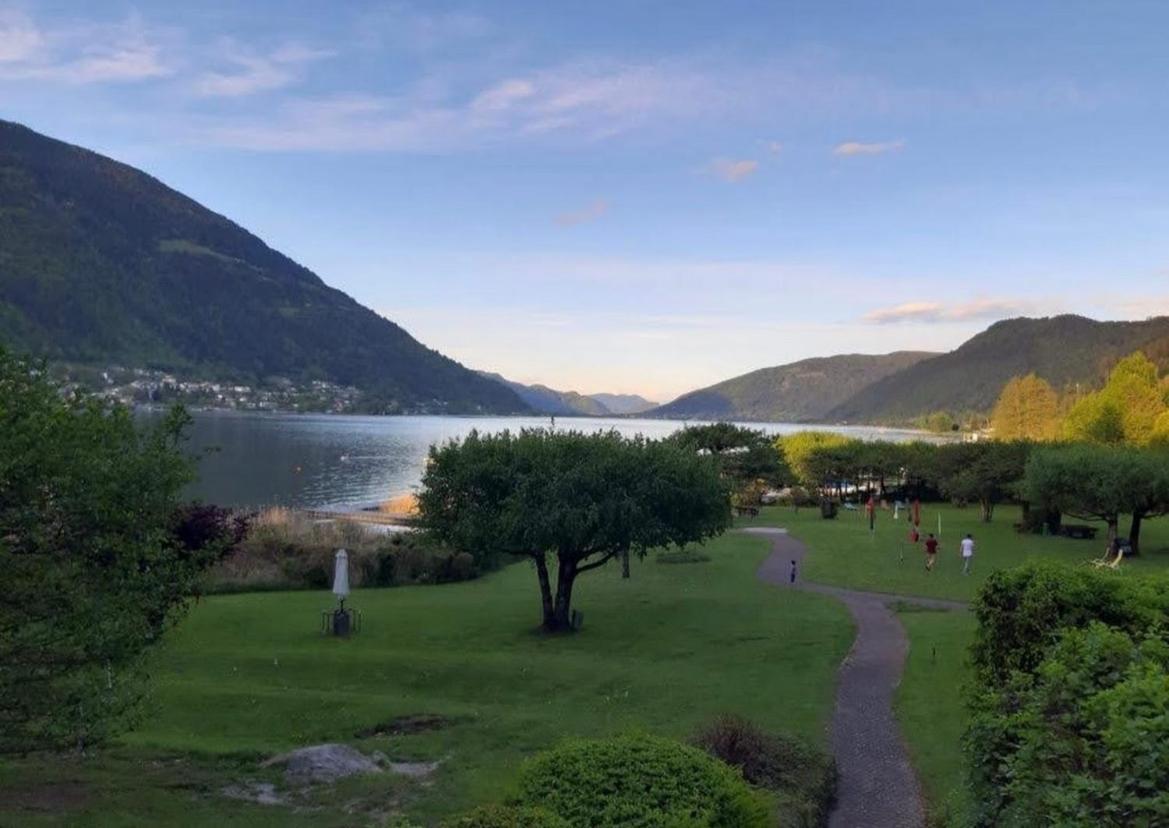 Apartment Am Ossiachersee Mit Eigenem Seezugang Landskron Bagian luar foto