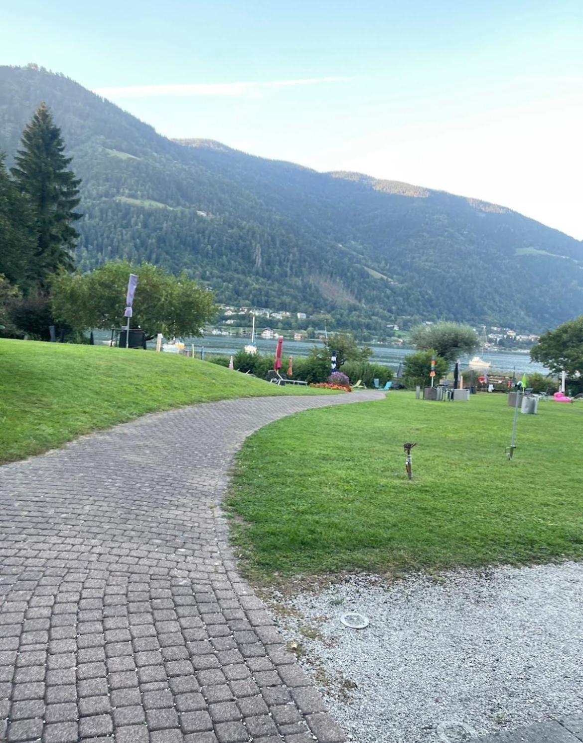 Apartment Am Ossiachersee Mit Eigenem Seezugang Landskron Bagian luar foto