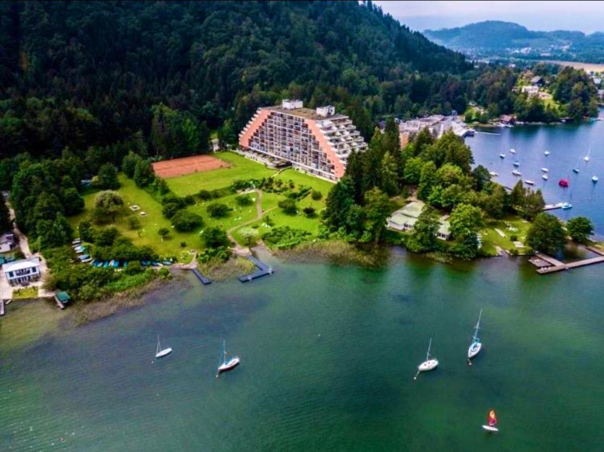 Apartment Am Ossiachersee Mit Eigenem Seezugang Landskron Bagian luar foto